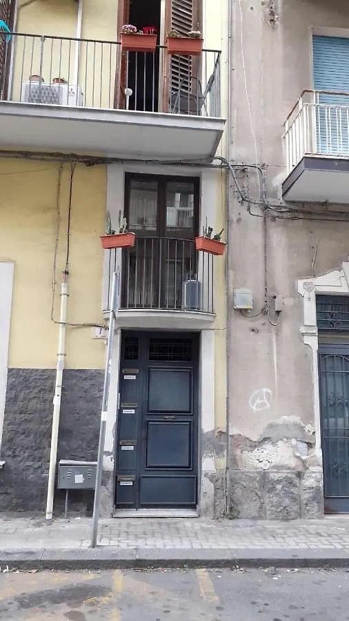 Casa Piccola Bianca Appartamento In Centro Catania 0*,